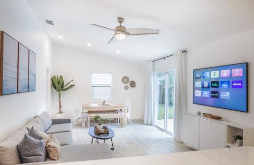 Serene Retreat Minutes to Siesta Key in Sarasota, USA