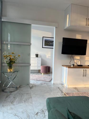 Apartament Turystyczny z widokiem na jezioro