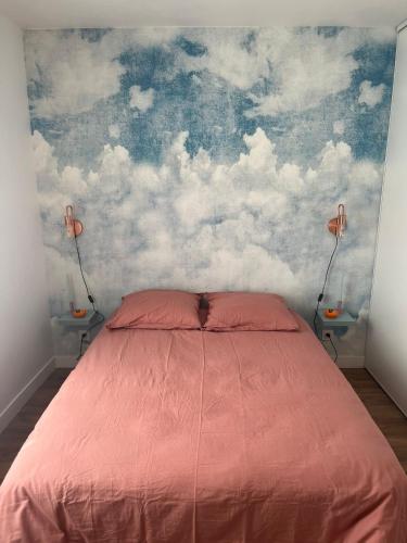 1 queen bed, 1 sofa bed, 1 futon bed