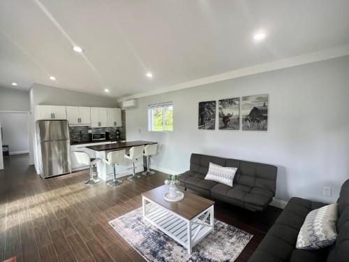 Naples Charming Cottage - Vineyards, FL