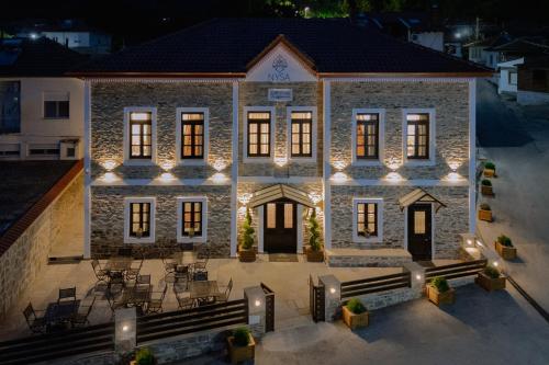 Νysa, Mousthéni