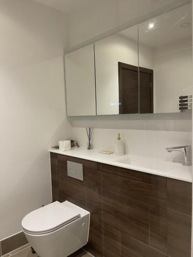 Godfrey House - image 32