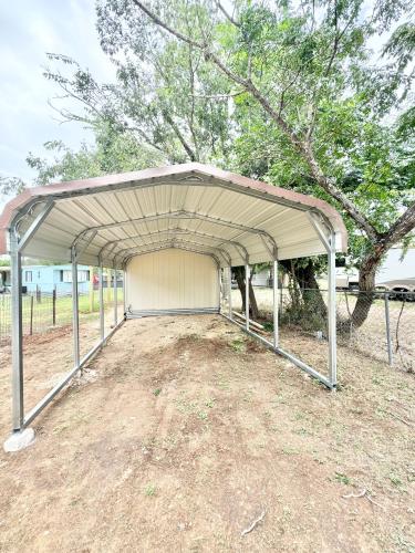 Charming Rt 66 Tiny Cabin-Mins to Main St in Bandera (TX)