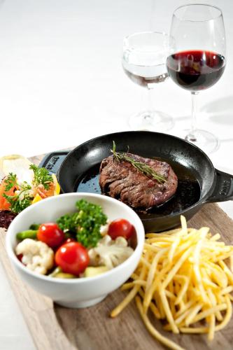 Hotel Sonne St. Moritz 3* Superior - image 5