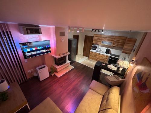2-bedroom, 2-bathroom with fireplace and garden at Winslow Infinity, Bansko