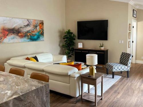 Alluring Luxury Oasis, Modern Comfort & Relaxation in Wellington, USA