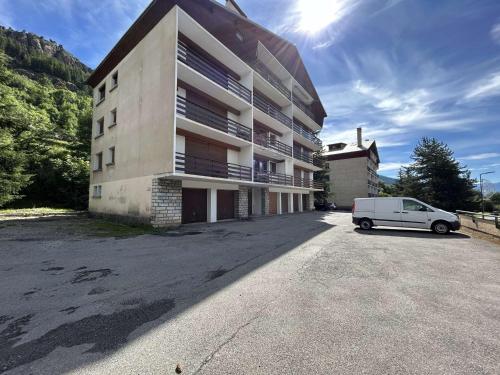 Charmant T2 rénové, balcon sud, proche commerces - FR-1-330F-238 (Charmant T2 renove, balcon sud, proche commerces - FR-1-330F-238) in Le Monetier-les-Bains