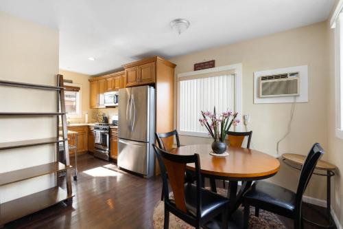 1 bd guest house in LA perfect for long term stay, Los Angeles (foto 10)
