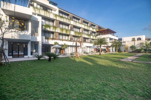 Deluxe with Pool and Garden Access image 7
