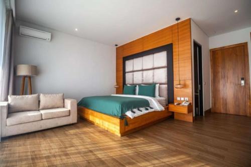 Deluxe with Pool and Garden Access image 10