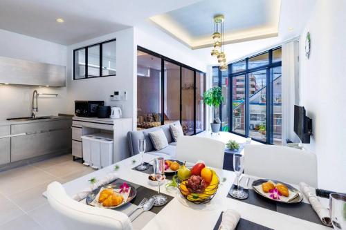 宮城海岸まで2分 周辺には飲食店多数の北谷エリア セブンヴィレッジ2階