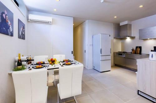 宮城海岸まで2分 周辺には飲食店多数の北谷エリア セブンヴィレッジ2階