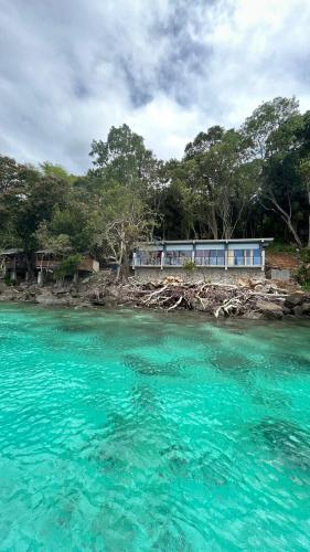 Bungalow avec 1&nbsp;chambre(s) de 20&nbsp;m² et 1&nbsp;salle(s) de bains privée(s) à Sabang (Diara Bungalow) in Sabang