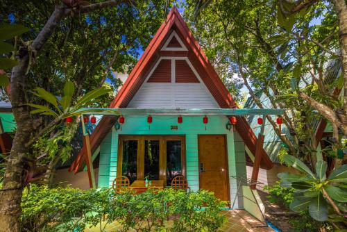 room detail thumbnail 1