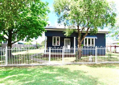 Corner Cottage- Pool Table, WiFi, AC & Firepit, Cessnock (zdjęcie 9)