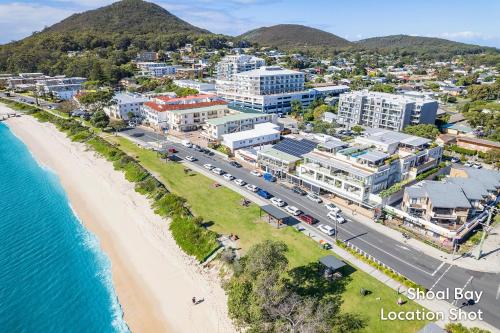 Shoal Court 2 fabulous location with water views