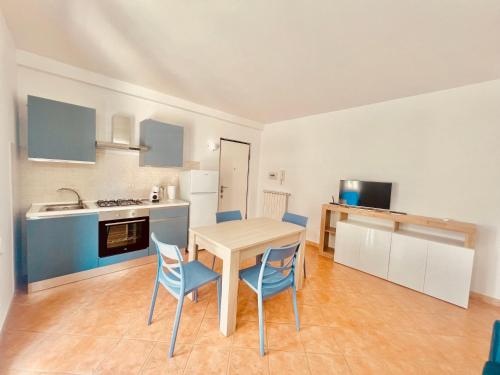 One-Bedroom Apartment image 7
