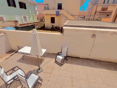 One-Bedroom Apartment image 4