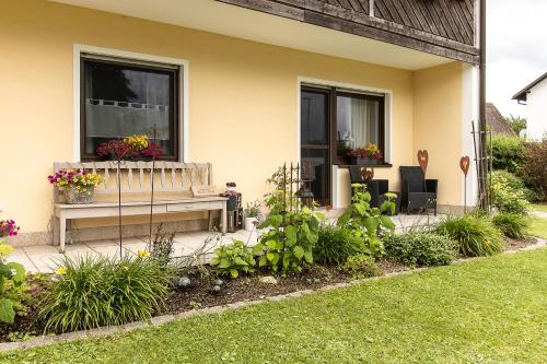 花園, Buchen Blick - Ruhige moderne Ferienwohnung 82qm. in 菲希特爾貝格
