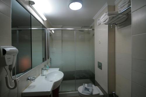 Liberty Hotel - image 5