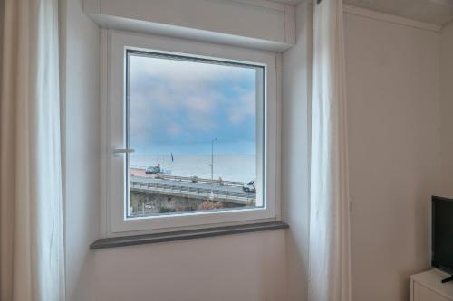 Villa Cadiz Apartments Varazze Room Type - One-Bedroom Apartment with Sea View