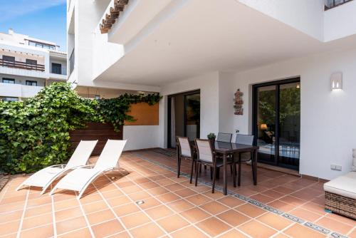 Poolfront garden apt by Costarentals - Ref 46 2