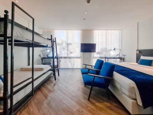 room detail thumbnail 1