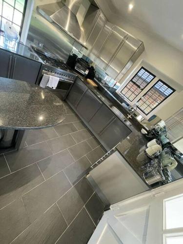 Picturebook cottage on prestigious polo estate in Stedham