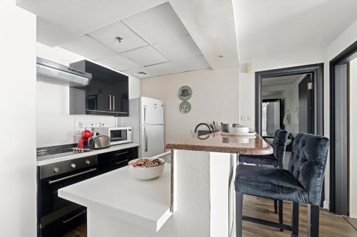 VayK- Modern 1 BD Apartment in Marina Near Metro - image 2