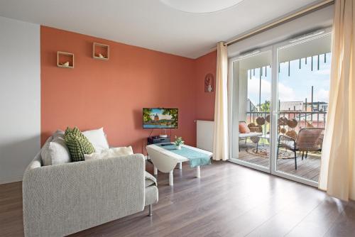 Shared lounge/TV area, T3 avec terrasse et parking, a proximite de l'Aeroport et d'Airbus in Toulousse-Blagnac Airport