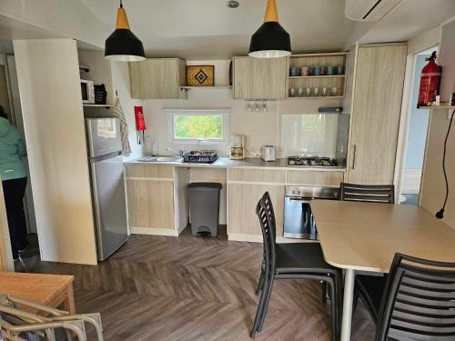 Mobil-home tout équipé dans camping 4 étoiles au Cap-Ferret