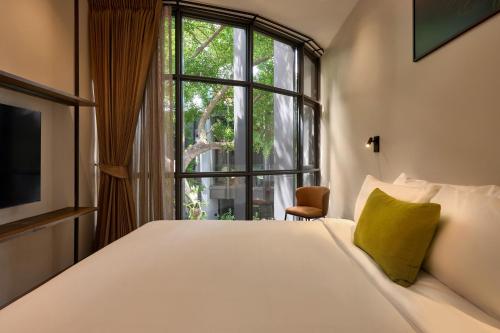 room detail thumbnail 1