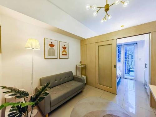 1BR Condotel with Balcony at SM Light Residences #LT03, Манила