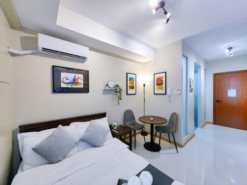 1BR Condotel Suite at Sunshine100 City Plaza #SS07, Manila