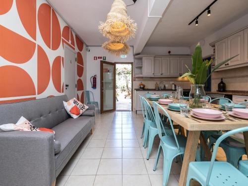 Cuina, Walk in Hostel Faro Airport in Montenegro