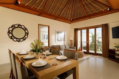 Three-Bedroom Penthouse image 1