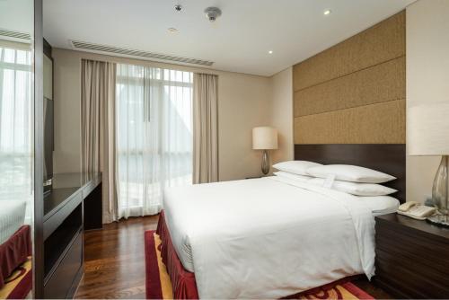 580714522 Sathorn Vista, Bangkok - Marriott Executive Apartments