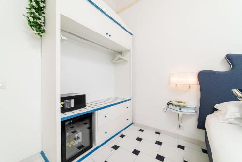 Superior Double Room image 8