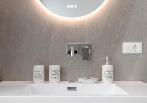 Bathroom, Fully Furnished Pink Apartment 2 in Treviso