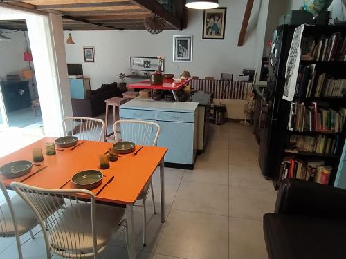 Facilities, appartement de charme near Cueillette de Caillan