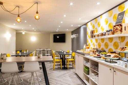 餐飲服務, 宜必思尚品巴黎15區勒古布飯店 (Ibis Styles Paris 15 Lecourbe Hotel) in 巴黎