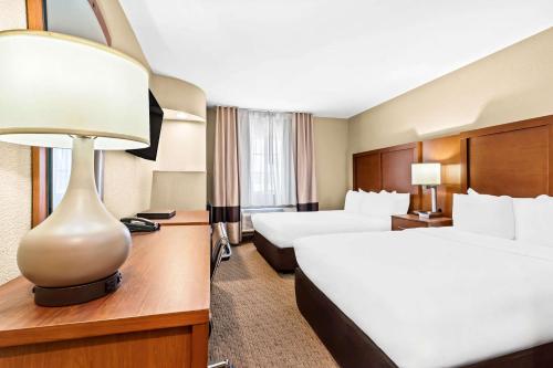 2 double beds
