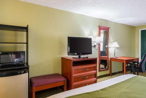 Quality Inn - image 2