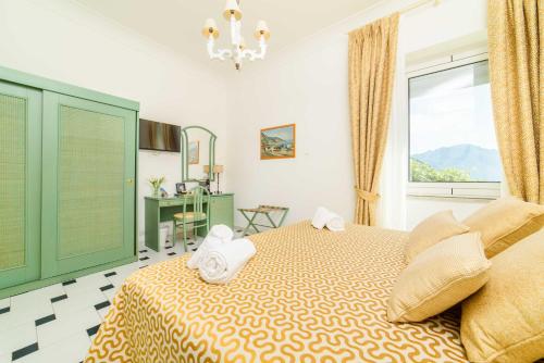 Economy Double Room image 3