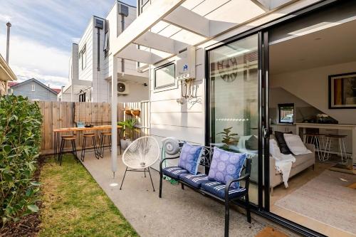 Facilities, Stunning, modern, two-story detached townhouse in Footscray