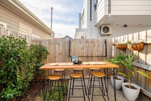 Facilities, Stunning, modern, two-story detached townhouse in Footscray