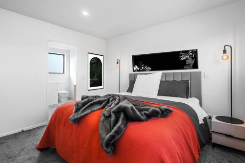 Stylish and Sleek City Stay