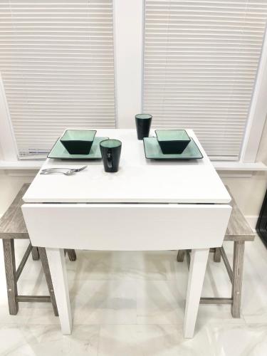 3 bed safari escape with AMPLE parking and bunkbeds in Milwaukee, USA
