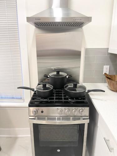 3 bed safari escape with AMPLE parking and bunkbeds in Milwaukee, USA