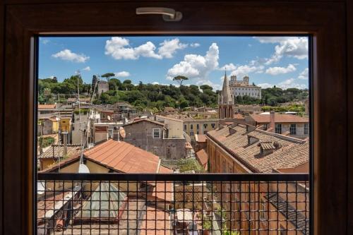 SKY DOMUS ROME Historic Center Penthouse With Jacuzzi, Рим (фото 7)